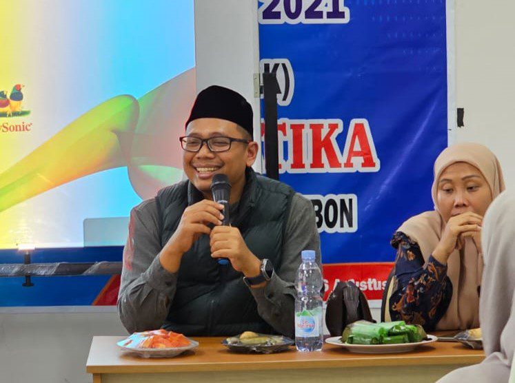 Bersama Aktifis Perempuan Cirebon, Dr Makky Zamzami Berikan Sosialisasi Kesehatan Mental Bagi Perempuan 2 Bersama Aktifis Perempuan Cirebon, Dr Makky Zamzami Berikan Sosialisasi Kesehatan Mental Bagi Perempuan I PojokPublik