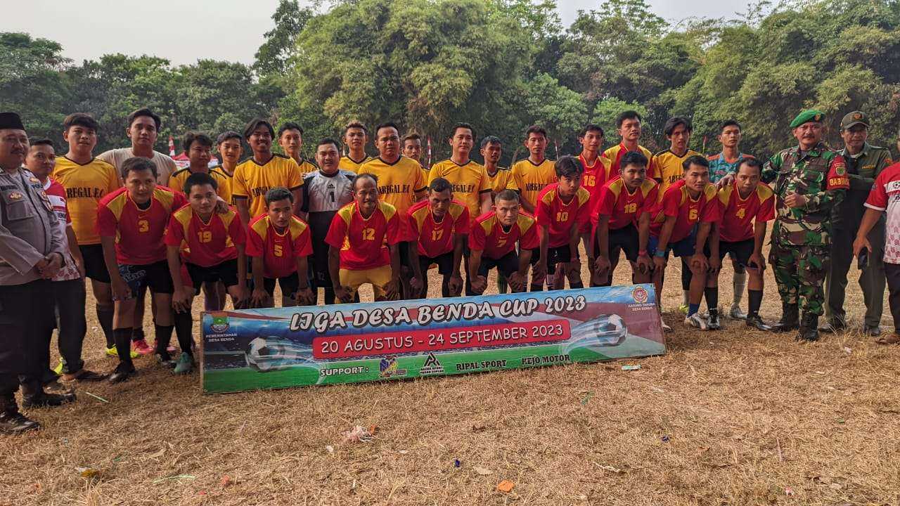 Babinsa Desa Benda Monitoring Pertandingan Sepak Bola Antar RT 7 Babinsa Desa Benda Monitoring Pertandingan Sepak Bola Antar RT I PojokPublik