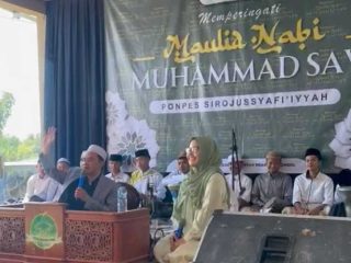 Camellia Peringati Maulid Nabi di Ponpes dan Masjid Jawa Barat
