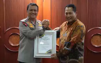 Kapolda Banten Terima Penghargaan Dari Direktur Utama Bulog 6 Kapolda Banten Terima Penghargaan Dari Direktur Utama Bulog I PojokPublik