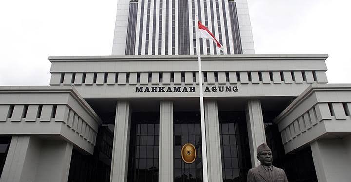 Alumni ITB dan Masyarakat akan Awasi Keputusan Hakim 7 Alumni ITB dan Masyarakat akan Awasi Keputusan Hakim I PojokPublik