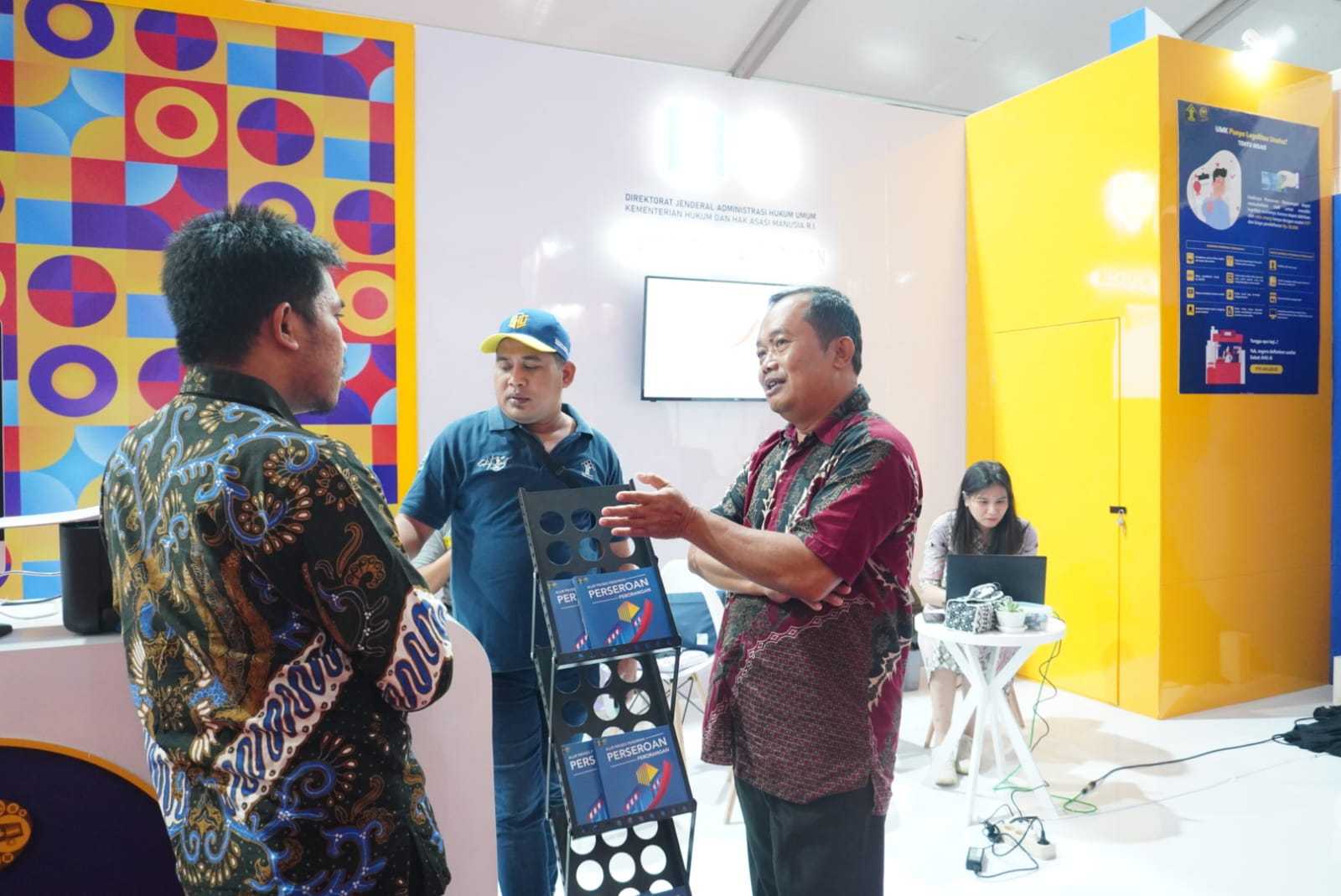 Buka Layanan di Pekalongan, Ditjen AHU Bagikan 8 Voucher Gratis Pendaftaran PT Perorangan Tiap Harinya 7 Buka Layanan di Pekalongan, Ditjen AHU Bagikan 8 Voucher Gratis Pendaftaran PT Perorangan Tiap Harinya I PojokPublik