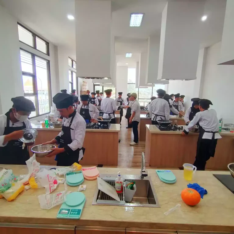 Bangun Kemandirian Ekonomi, BPVP Bandung Barat Latih Puluhan Calon Instruktur 10 Bangun Kemandirian Ekonomi, BPVP Bandung Barat Latih Puluhan Calon Instruktur