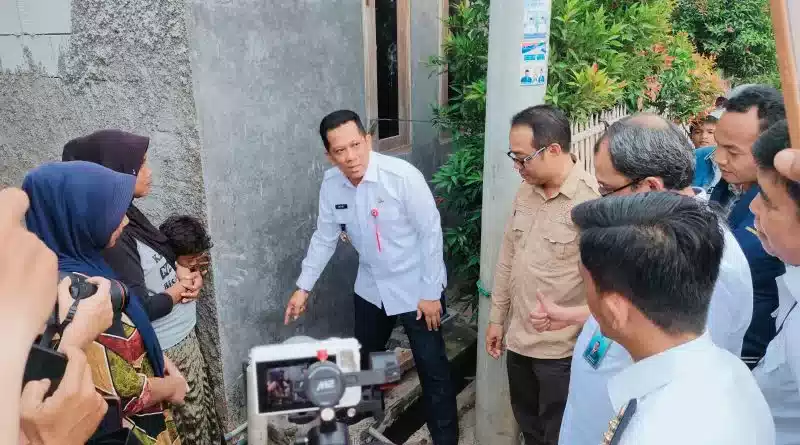 Pj Bupati Apresiasi Perumdam TKR Atas Percepatan Capaian Sanitasi di Pantura, Warga: Terima Kasih Pak Bupati 4 Pj Bupati Apresiasi Perumdam TKR Atas Percepatan Capaian Sanitasi di Pantura, Warga: Terima Kasih Pak Bupati I PojokPublik