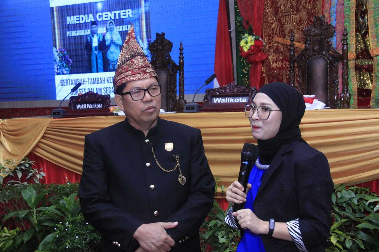 Bendahara Umum Relawan Pro Amin Suimi Fales : Anies Blusukan di 4 Lokasi 7 Bendahara Umum Relawan Pro Amin Suimi Fales : Anies Blusukan di 4 Lokasi I PojokPublik