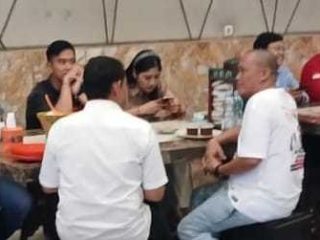 Pastikan Gibran Menang, Kaesang Ngopi Pagi dan Sarapan Bareng Relawan Jokowi di Banten