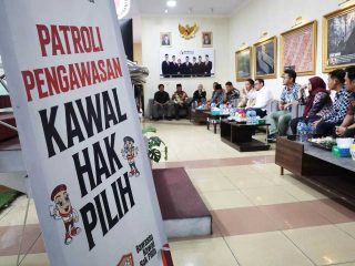 Kunjungi Bawaslu, Pj Gubernur Banten Al Muktabar Pastikan Stabilitas Daerah Terjaga