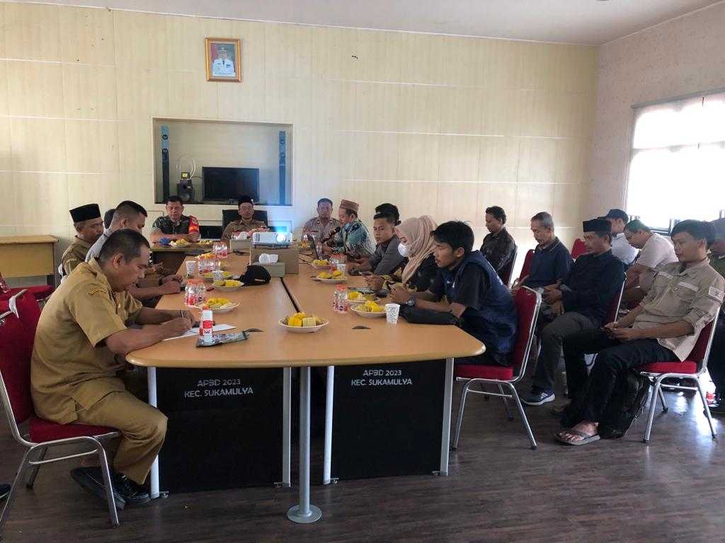 Kanit Binmas Polsek Balaraja Rapat Koordinasi Distribusi dan Pengamanan Logistik Pemilu 2024 di Sukamulya 7 Kanit Binmas Polsek Balaraja Rapat Koordinasi Distribusi dan Pengamanan Logistik Pemilu 2024 di Sukamulya I PojokPublik