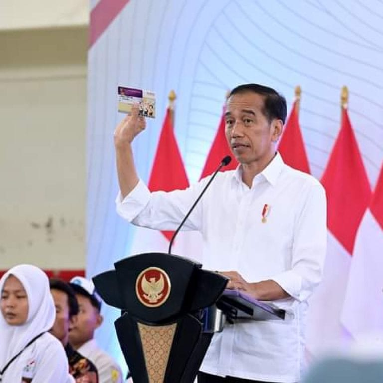 Parah Bener, Pakar Ungkap APBN yang Ugal-ugalan di Era Jokowi 14 Habib Abubakar Sudah Ingatkan Jokowi Agar Tidak Jadikan Gibran Tumbal