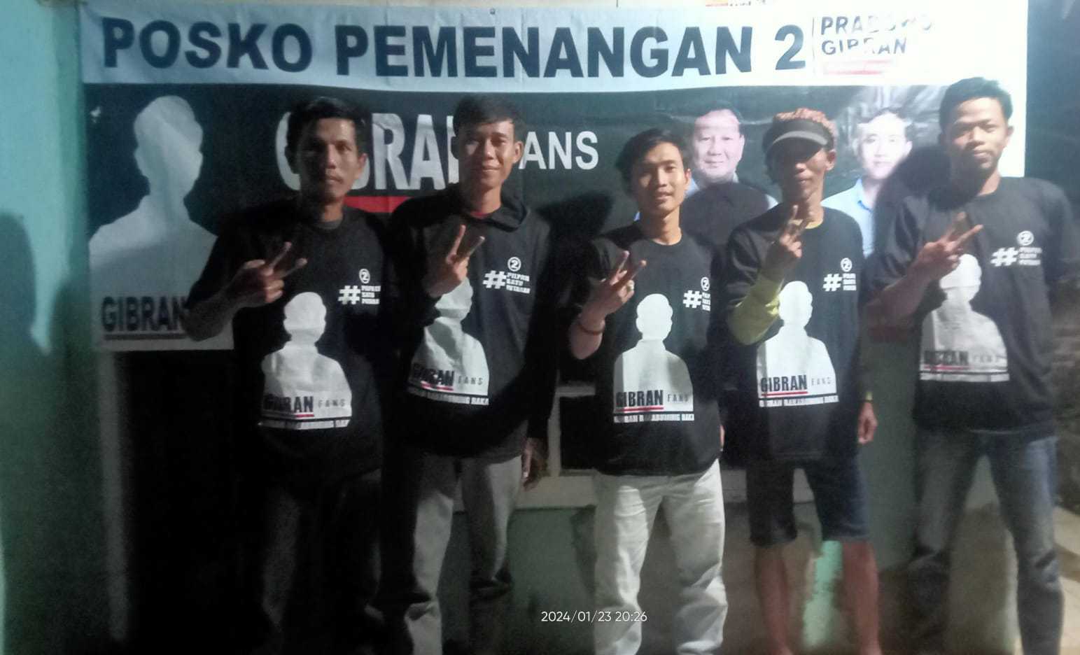 Gibran Fans Tanggerang Optimis Prabowo-Gibran Menang Satu Putaran Bersama Relawan 7 Gibran Fans Tanggerang Optimis Prabowo-Gibran Menang Satu Putaran Bersama Relawan I PojokPublik