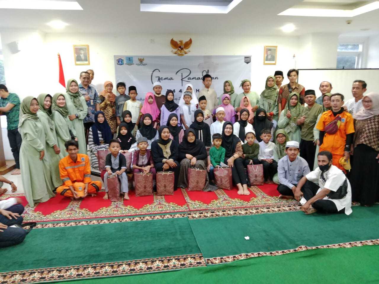 PPSU Kelurahan Jatinegara Adakan Buka Puasa Dan Santunan Yatim Piatu 6 PPSU Kelurahan Jatinegara Adakan Buka Puasa Dan Santunan Yatim Piatu I PojokPublik