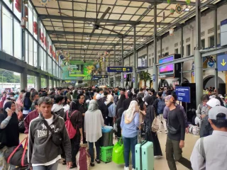 Angkutan Lebaran H-8, 32 Ribu Lebih Penumpang Berangkat Dari Daop 1 Jakarta