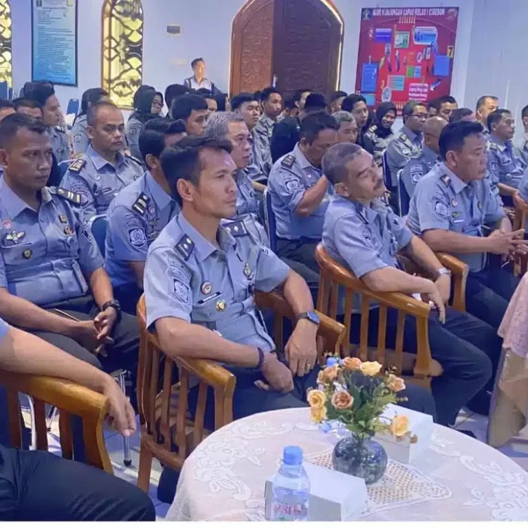 Kakanwil Kemenkumham Jabar, Beri Pengarahan dan Penguatan Kepada Jajaran Pegawai Lapas Cirebon dan Rupbasan Cirebon