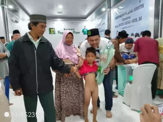 Geber Terus, 100 Anak di Lebak Ikuti Khitan Massal, H. Regen Abdul Aris