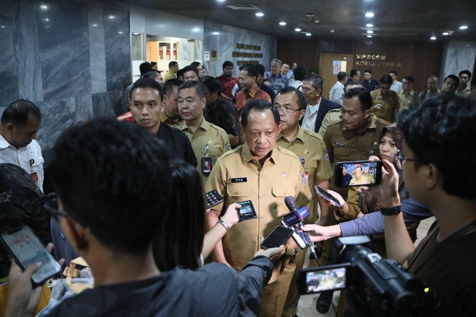 Mendagri Minta Pj. Kepala Daerah yang Maju Pilkada Mengundurkan Diri 1 Mendagri Minta Pj. Kepala Daerah yang Maju Pilkada Mengundurkan Diri