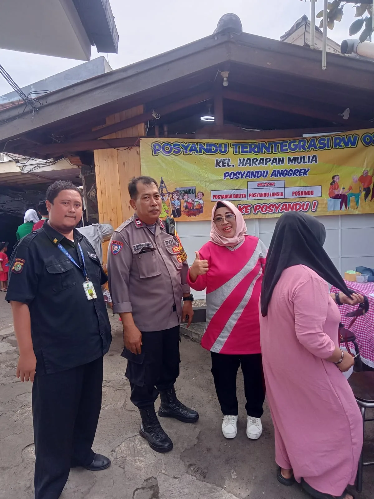 Bhabinkamtibmas Kelurahan Harapan Mulya Selatan Melakukan Monitoring Kegiatan Posyandu Lansia dan Balita 1 Bhabinkamtibmas Kelurahan Harapan Mulya Selatan Melakukan Monitoring Kegiatan Posyandu Lansia dan Balita