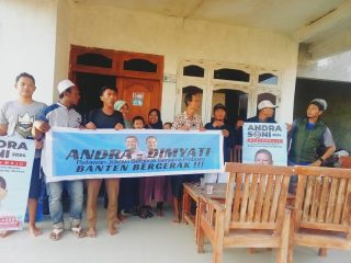 Warga Tirtayasa Kota Serang Gepeng Bareng Andra Soni Menuju Banten 1