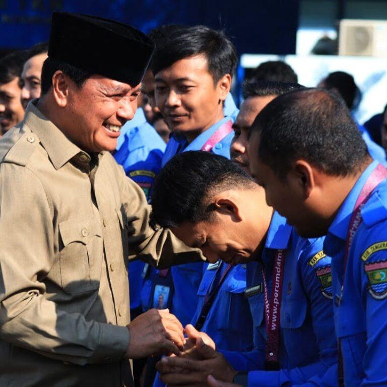 Apel Pagi Seluruh Pegawai PERUMDAM Tirta Kerta Raharja Kabupaten Tangerang di Pimpin Langsung Ketua Dewan Pengawas 2 Apel Pagi Seluruh Pegawai PERUMDAM Tirta Kerta Raharja Kabupaten Tangerang di Pimpin Langsung Ketua Dewan Pengawas I PojokPublik