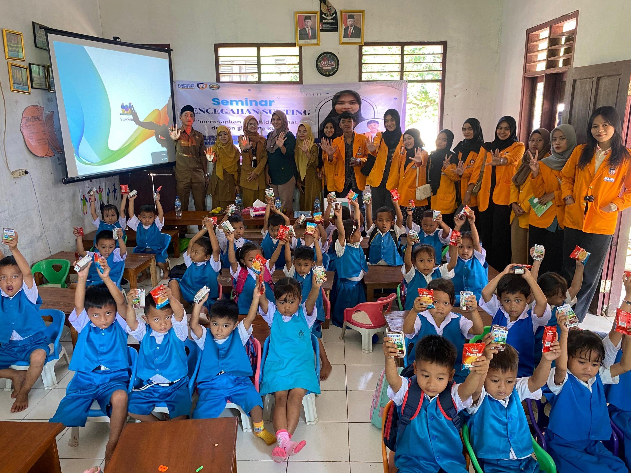 Mahasiswa KKN Universitas Primagraha Gelar Seminar Pencegahan Stunting di Desa Bantarwangi 7 Mahasiswa KKN Universitas Primagraha Gelar Seminar Pencegahan Stunting di Desa Bantarwangi I PojokPublik