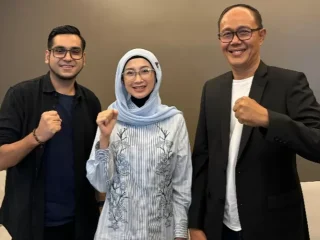 Artis Cantik Desy Ratnasari, Terima Pasangn Bacalon Wali Kota Sukabumi Ayep Zaki – Bobby Maulana