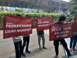 Menginap di Muamalat Tower, Nasabah Minta Uangnya Dikembalikan