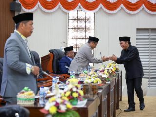 Pj Gubernur Al Muktabar Sampaikan Jawaban Atas Pandangan Fraksi DPRD Banten Terkait Raperda APBD TA 2025