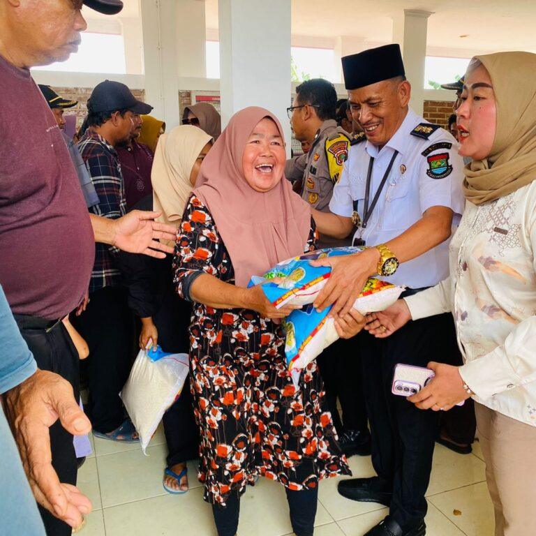 Bantuan Bencana Banjir, PIK2 Salurkan Ribuan Paket Beras untuk Dua Desa di Tangerang 13 Bantuan Bencana Banjir, PIK2 Salurkan Ribuan Paket Beras untuk Dua Desa di Tangerang I PojokPublik