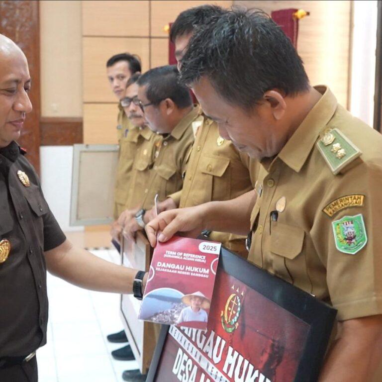 Mantul, Inovasi Kejari Sanggau Dekatkan Pelayanan Hukum ke Desa 9 Mantul, Inovasi Kejari Sanggau Dekatkan Pelayanan Hukum ke Desa I PojokPublik