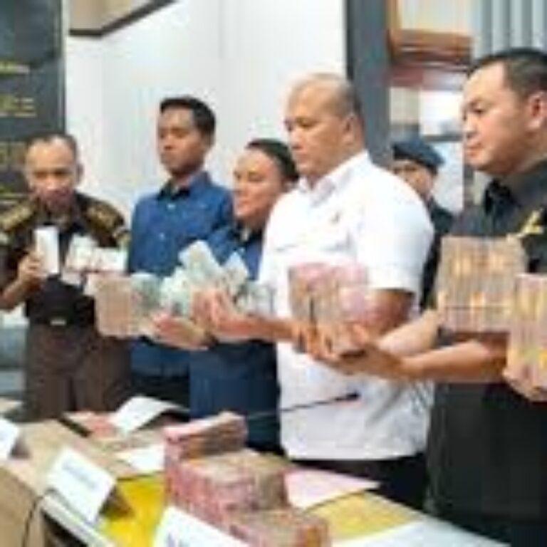 Kejari Kota Bandung Lacak Aset dan Pulihkan Kerugian Negara dalam Kasus Korupsi 14 Kejari Kota Bandung Lacak Aset dan Pulihkan Kerugian Negara dalam Kasus Korupsi I PojokPublik