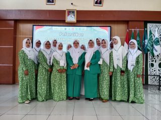Ketua PW Fatayat NU Kobarkan Semangat Berkhidmat Pengurus PAC Fatayat NU Gunung Kaler