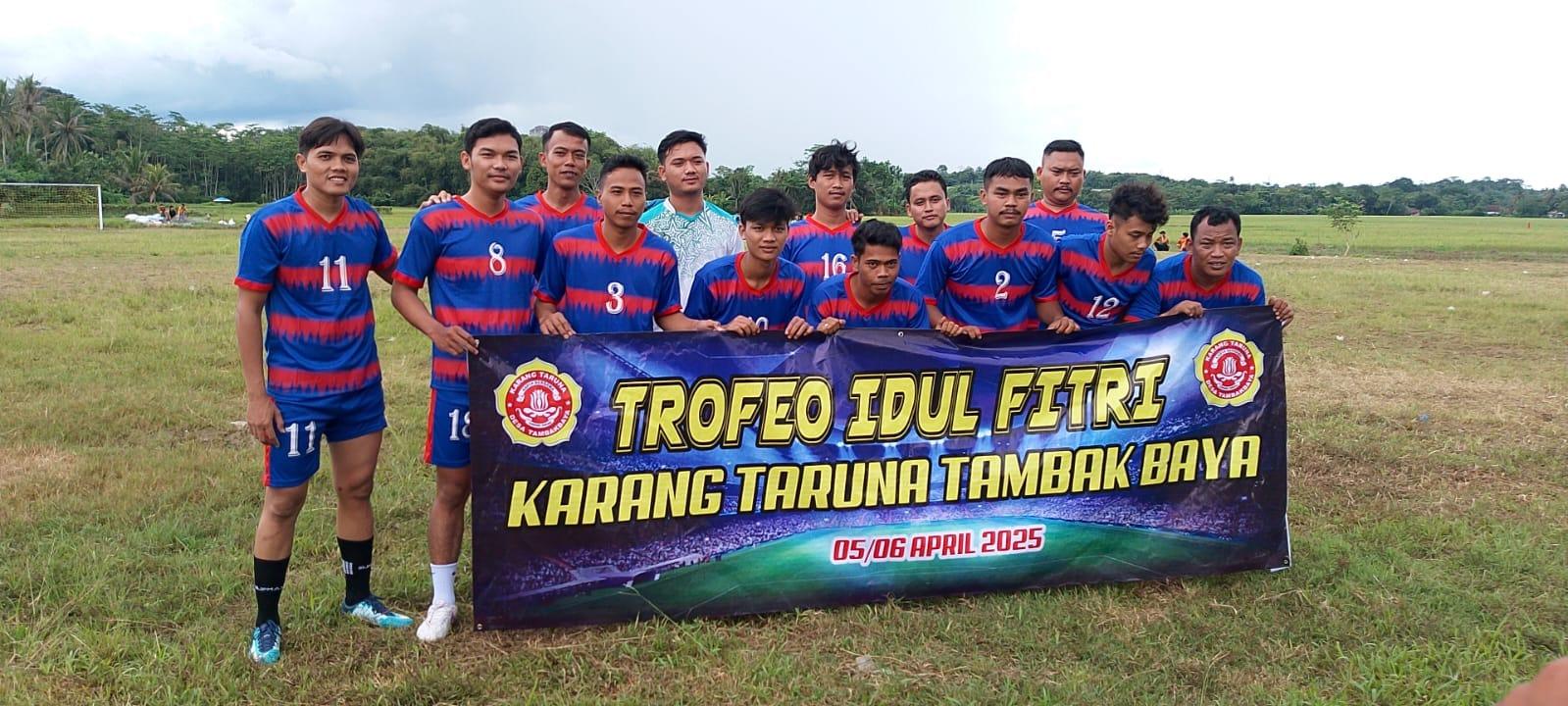 Karang Taruna Desa Tambakbaya kecamatan Cibadak Kabupaten Lebak, Gelar Trofeo idul Fitri 7 Keterangan Foto:Foto Tim sepak bola (Senin 7 April 2025)