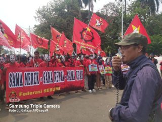 Ribuan Buruh Lakukan Aksi di Jakarta, Peringati May Day 2025