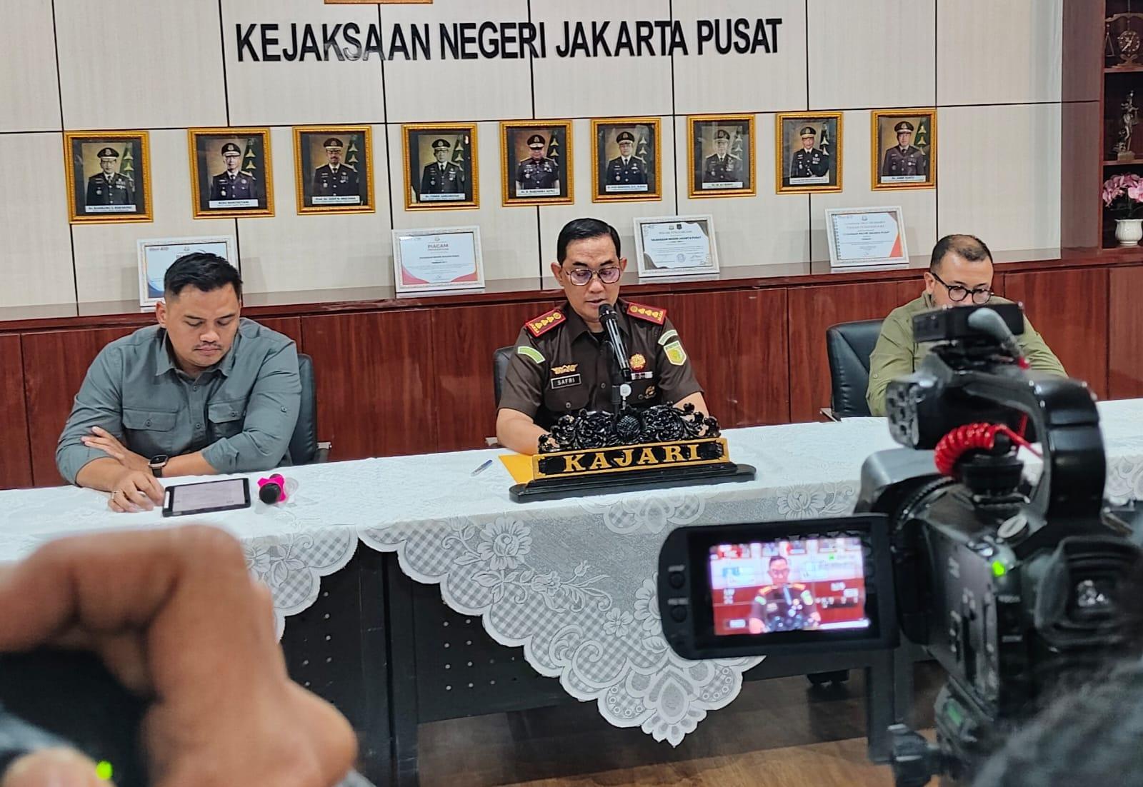 Kejari Jakpus Tangkap 5 Tersangka di Kasus Korupsi PDNS Kemenkominfo 7 Kejari Jakpus Tangkap 5 Tersangka di Kasus Korupsi PDNS Kemenkominfo I PojokPublik