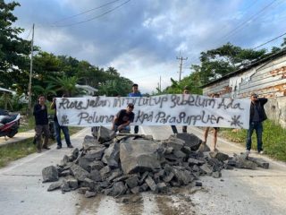 Forum Suplayer Lebak Selatan Segel Jalur Cikumpay Ciparay