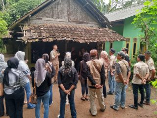 Rawat Sinergi Forwatu, Momentum Liwetan di Rutilahu Milik Kang Eman