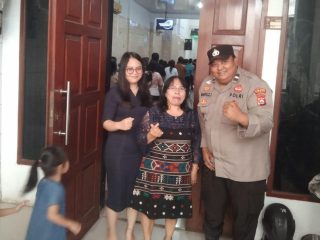 Anggota Polsek Rangkasbitung Patroli Mobile Ke Gereja Pantekosta Temui Jemaat