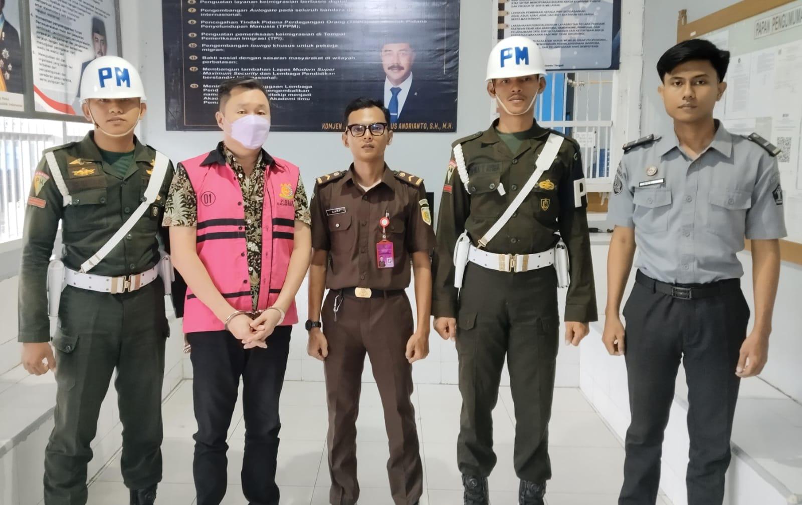 Dituding Peras Tersangka Benny Chandra, Kajari Tolitoli Sebut Faktanya Diputar-balikkan, Saya Sudah Bantu Dia Beberapa Kali 7 Dituding Peras Tersangka Benny Chandra, Kajari Tolitoli Sebut Faktanya Diputar-balikkan, Saya Sudah Bantu Dia Beberapa Kali I PojokPublik