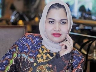 Tekankan Pentingnya Pendidikan dan Teknologi untuk Masa Depan Anak Indonesia,Artis Cantik Camelia Panduwinata Ucapkan Selamat Hari Anak Nasional 2025.