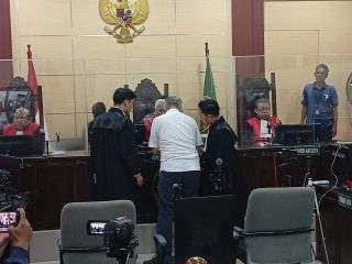 Terdakwa Mafia Tanah Charlie Chandra Bacakan Pembelaan di Hadapan Majelis Hakim