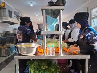 Banyak Makanan Basi, Dapur Sekolah Jadi Solusi