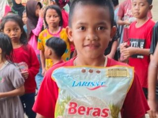 Ketahanan Nasional Desa Cibalok: Proyek Sosial Penaburan 100.000 Benih Ikan di Sungai Cibalok