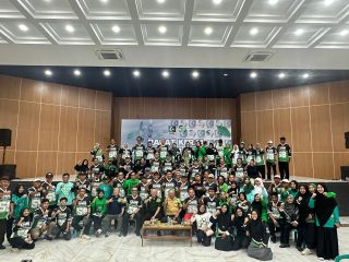 Dua Warga Kalukubula Dapat Undian Motor di Milad KAHMI