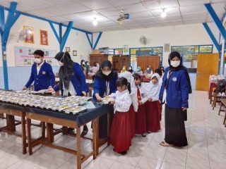 Wali Murid Siap Komitmen Masak untuk Dapur Sekolah MBG