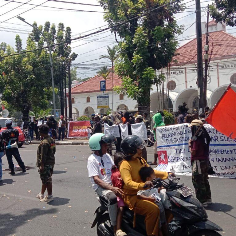 Mahasiswa Geruduk PN Makassar,  Soroti Hak Politik dan Kemanusiaan Rakyat Papua