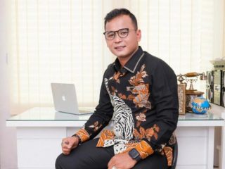 Rekam Jejak Rudianto Manurung, Dari Melayu ke Panggung Dunia