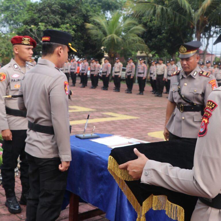 Segarkan Tubuh Institusi, Kapolres Lebak Pimpin Sertijab Sejumlah Kapolsek