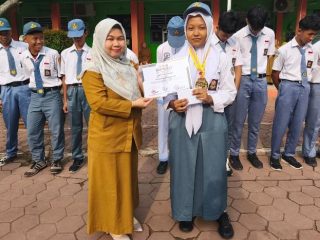 Hebat, Siswi SMK PGRI Rangkasbitung Raih Juara Nasional Taekwondo