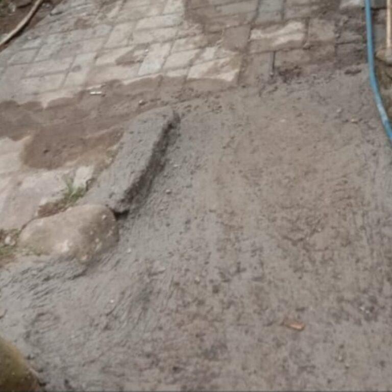 Warga Kurungkambing Bergembira, Jalan Poros Desa Kini Mulus Berkat Perhatian Pemdes