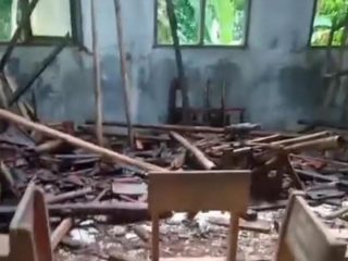 Sekolah Madrasah di Kabupaten Lebak Ambruk, Warga Berharap Pemerintah Segera Hadir