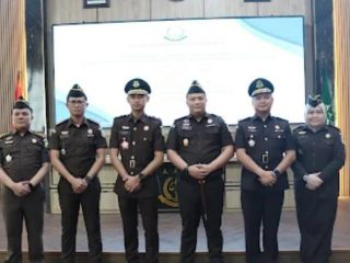 Serah Terima Jabatan dan Pelantikan Sejumlah Kasi di Kejari Bandung